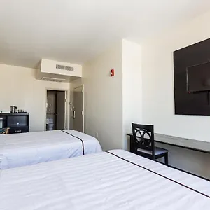 Astoria Laguardia Hotel